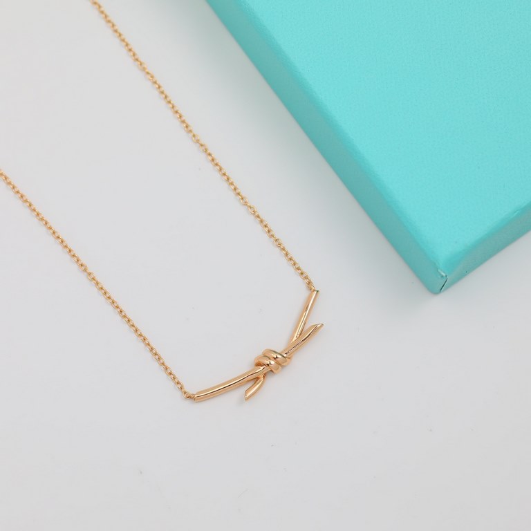 The new Tiffany knot necklace polished paragraph body S925 sterling silver with the original logo   the beauty of the breathtaking summer this year the hottest new models chain length 45cm adjustable Tiffany necklaces   