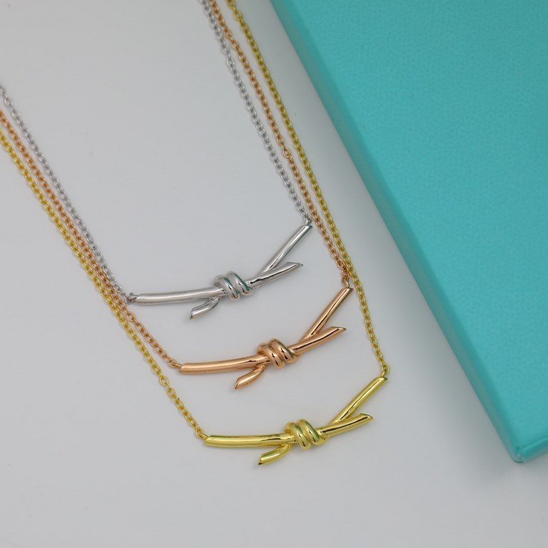 The new Tiffany knot necklace polished paragraph body S925 sterling silver with the original logo   the beauty of the breathtaking summer this year the hottest new models chain length 45cm adjustable Tiffany necklaces   