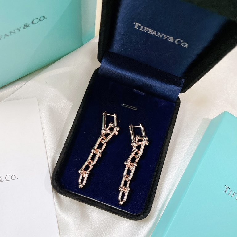 Tiffany Tiffany HardWear Collection Chain  Long Stud Earrings Elegance and subversive spirit go hand in hand, sensitively capturing the essence and energy of the stylish woman strolling through New York. Tensioned and st