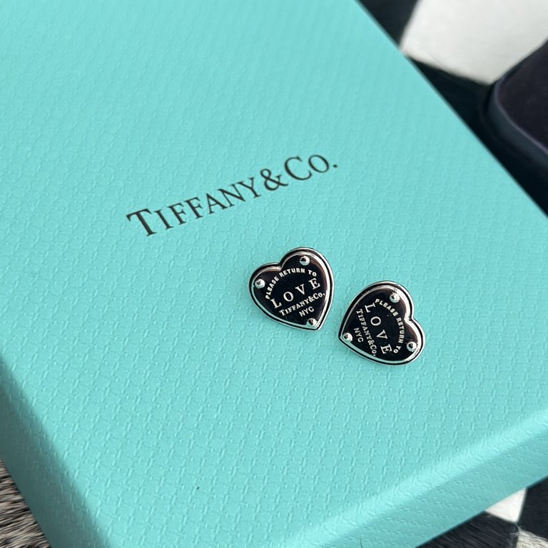 C243  Tiffany Tiffany New Classic Heart love earrings Exclusive one-to-one customization Symbolizes the civilization of classic elements Original ag925 sterling silver Guaranteed highest version on the market Counterfeit