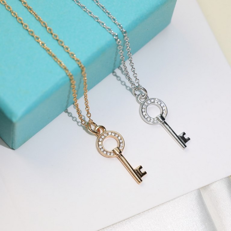 TIFFANY Tiffany Key Necklace   S925 sterling silver Sequined version With logo  Chain length 45cm Adjustable   Tiffany