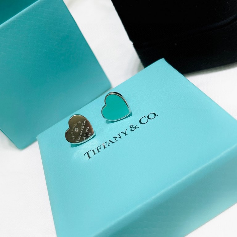 Tiffany Tiffany 22 Years New Classic Heart Enamel Asymmetrical Stud Earrings Exclusive one-to-one customization Symbolizing the civilization of classic elements Original ag925 sterling silver Guaranteed highest version i