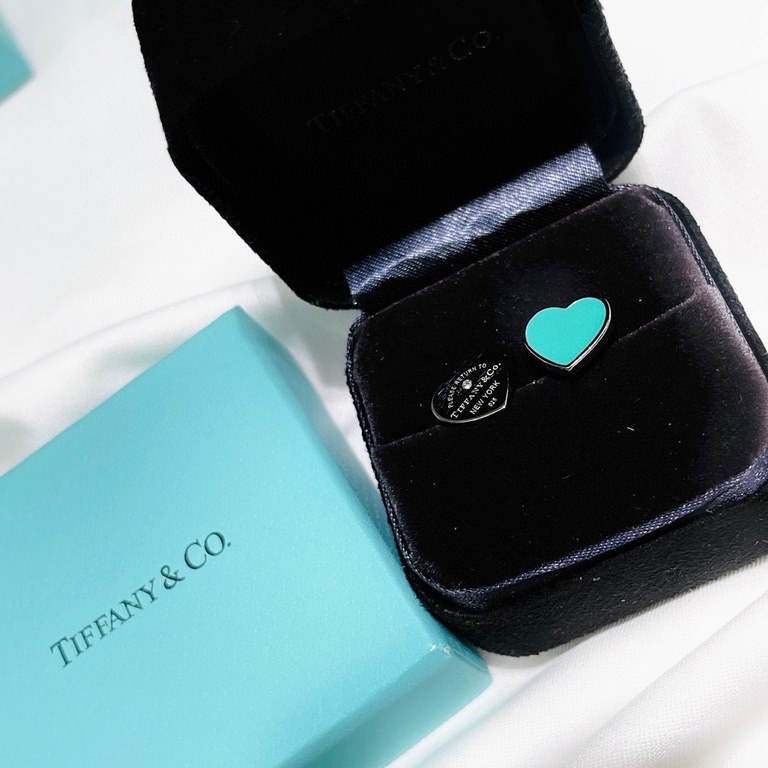 Tiffany Tiffany 22 Years New Classic Heart Enamel Asymmetrical Stud Earrings Exclusive one-to-one customization Symbolizing the civilization of classic elements Original ag925 sterling silver Guaranteed highest version i