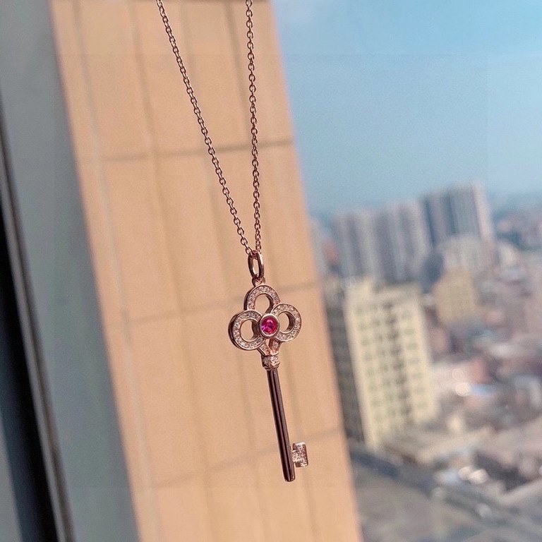 Tiff Tiffany Limited Edition Crown Key Necklace High-end custom 925 sterling silver to create Continuing the usual extreme craftsmanship of Tiffany's master jewelers, this 520 global limited edition is set with a pink ge