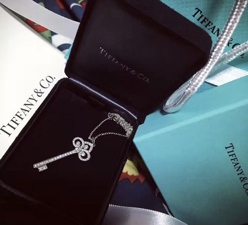 Tiffany Tiffany Key Necklace   Key Sweater Chain  S925 Sterling Silver with 18k gold plating. Original logo Chain length 50-55cm  [925