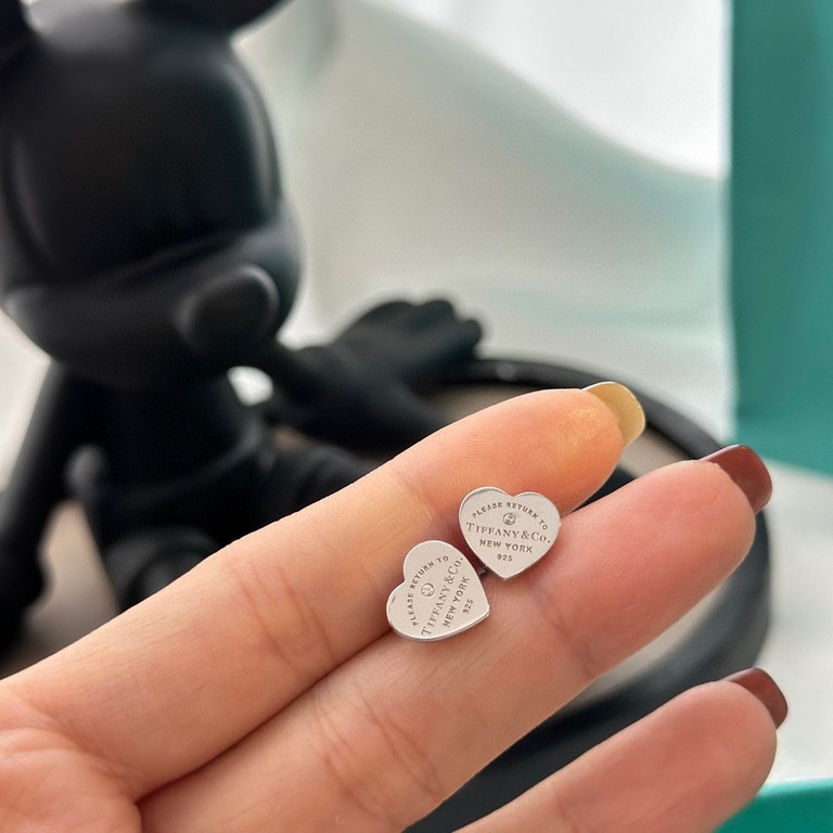 Tiffany Tiffany 22 Years New Classic Heart Solitaire Stud Earrings Exclusive one-to-one customization Symbolizing the civilization of classic elements Original ag925 sterling silver Guaranteed highest version on the mark