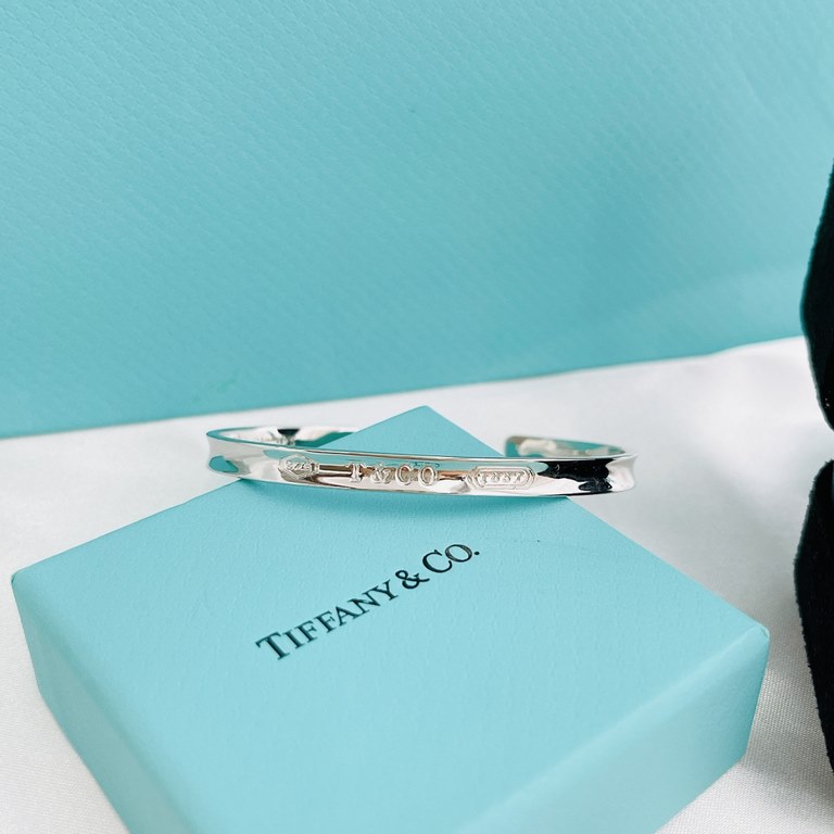 Tiffany Tiffany 1837 Collection Letters Open End Bracelet Classic Selected Original Uniform s925 Sterling Silver Plated 18k Platinum Colorfast and Non-Allergenic Heavy Craftsmanship Sterling Silver Bracelet