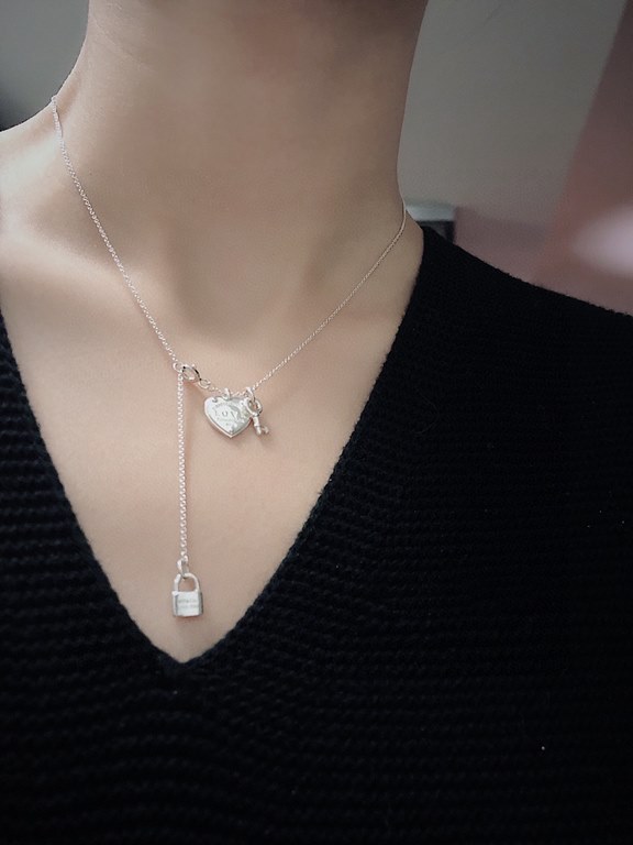 Physical effect   OEM version   Tiffany Tiffany T Two Collection Love heart small key  necklace Selected German imported s925 sterling silver material plated with thick gold Fine craftsmanship High-end customization  .