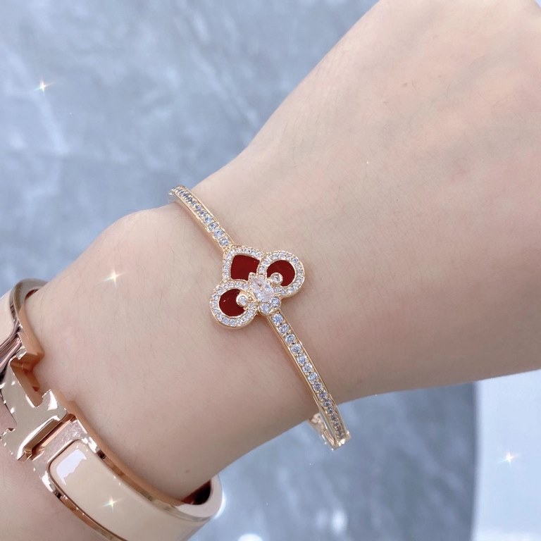 Tiffany 【Limited Edition】 Fleur de Lis Tiffany Key Bracelet   Iris Lucky Charms Bracelet Champagne Gold Inlaid with Natural Gemstone Carnelian For you to open the Year of the Tiger Luck V Gold Material Electroplated Thic