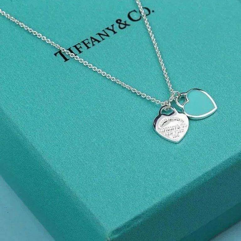 Pink Blue Red Heart Simple Classic Necklace! The classic logo is a perfect illustration of Tiffany.Inspired by a 1969 design, the Return to Tiffany collection is a classic symbol of Tiffany's excellence   ....