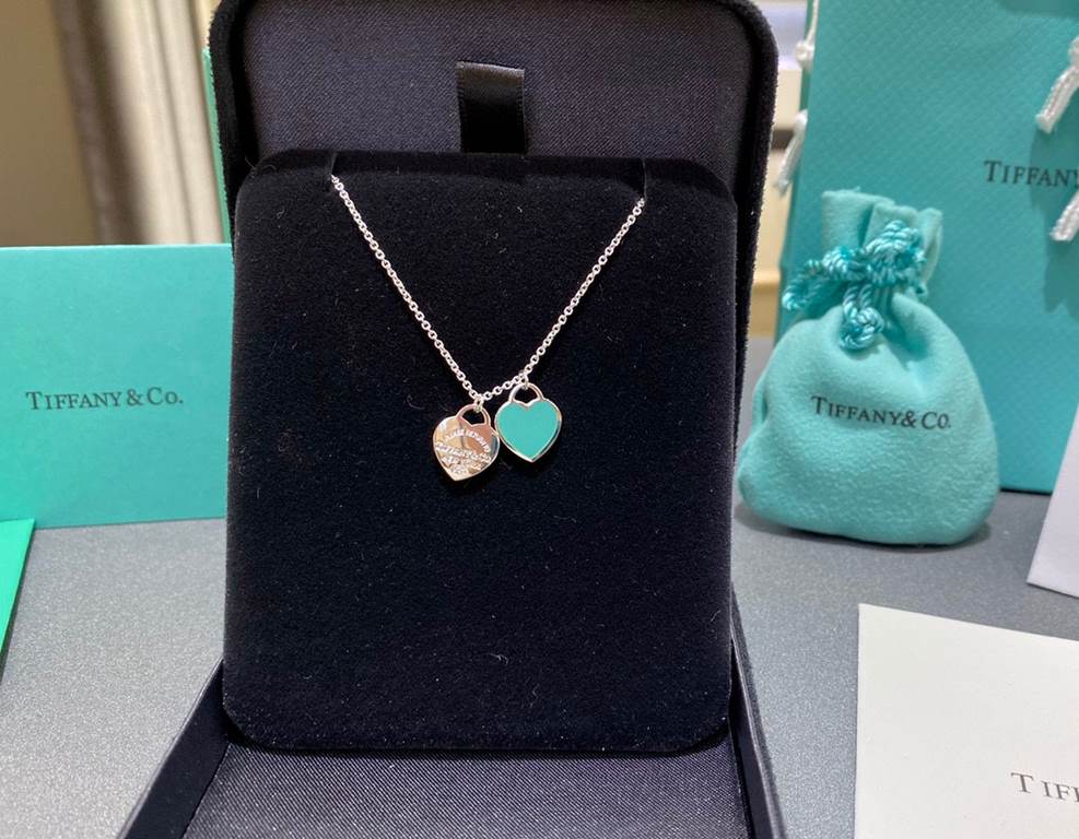 Pink Blue Red Heart Simple Classic Necklace! The classic logo is a perfect illustration of Tiffany.Inspired by a 1969 design, the Return to Tiffany collection is a classic symbol of Tiffany's excellence   ....