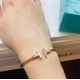 Tiffany Tiffany new listing counter super hot models, no one double t asymmetric white mother-of-pearl bracelet classic design added a little surprise, super beautiful greasy electroplating 18k gold process counter versi