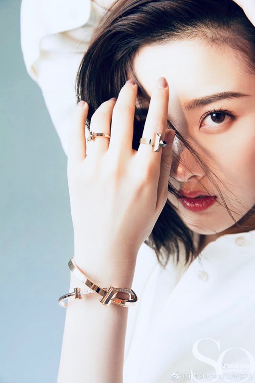 Tiffany tiff T1 Collection New Single T Wide Polished Ring Exclusive High-end Customization Yang Mi Goddess Designed to highlight the exquisite elegance and understated bloom of self-confidence Very delicate and eye-catc