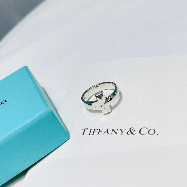 Tiffany tiff T1 Collection New Single T Wide Polished Ring Exclusive High-end Customization Yang Mi Goddess Designed to highlight the exquisite elegance and understated bloom of self-confidence Very delicate and eye-catc