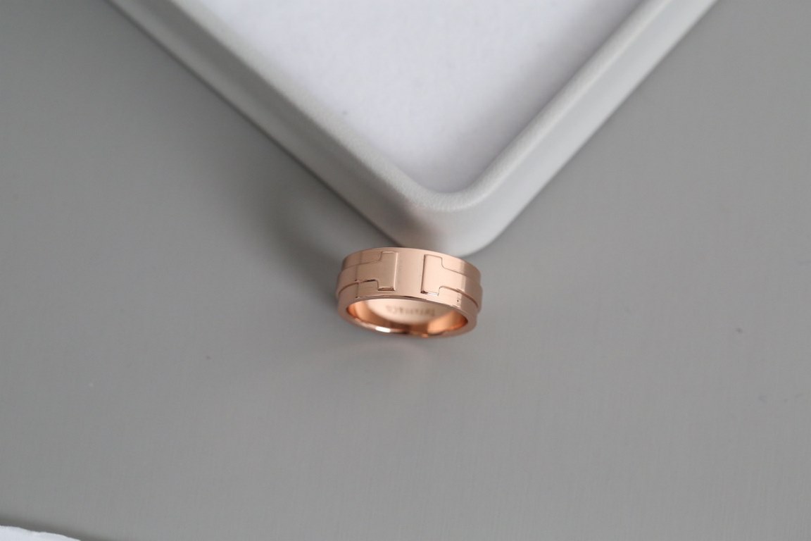 t family wide version of the logo classic ring  Very small and cute, versatile and fashionable combined with each other really especially colorful Oh!Rose gold   gold