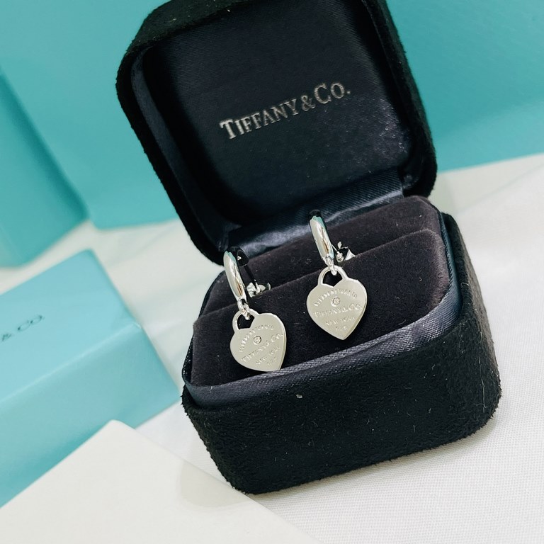 B780  Tiffany Tiffany 22 Years New Classic Heart Solitaire Curved Hook Stud Earrings Exclusive one to one customization Symbolizing the civilization of classic elements Original ag925 sterling silver Guaranteed highest v