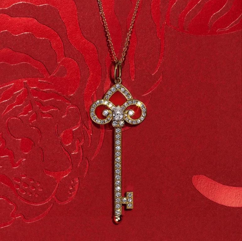 Tiffany Tiffany 22 Years Limited Edition Keys Collection Iris Onyx Diamond Key Necklace One of tiffany's classic pieces, this necklace is super versatile, made of S925 sterling silver with natural red onyx, and the origi