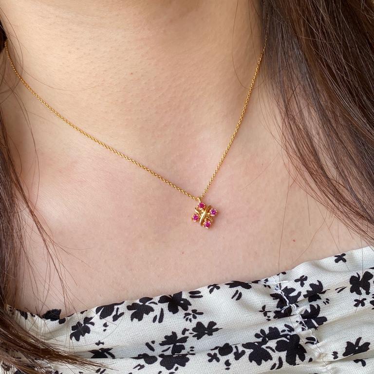 Thick gold plated, v gold material.      Tiffany Classic Cross Pink Diamonds Necklace, Presenting Elegant with a sweet one, electroplated with thick gold High-end luxury atmosphere