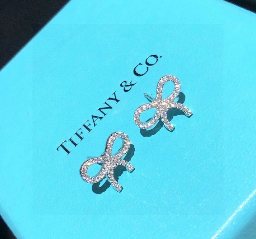 tiff Tiffany New Fan Bingbing the same full diamond butterfly   knot earrings matching suit Necklace This necklace is made with 5A high carbon diamond  S925 sterling silver to create a ring, the structure of the ring is 