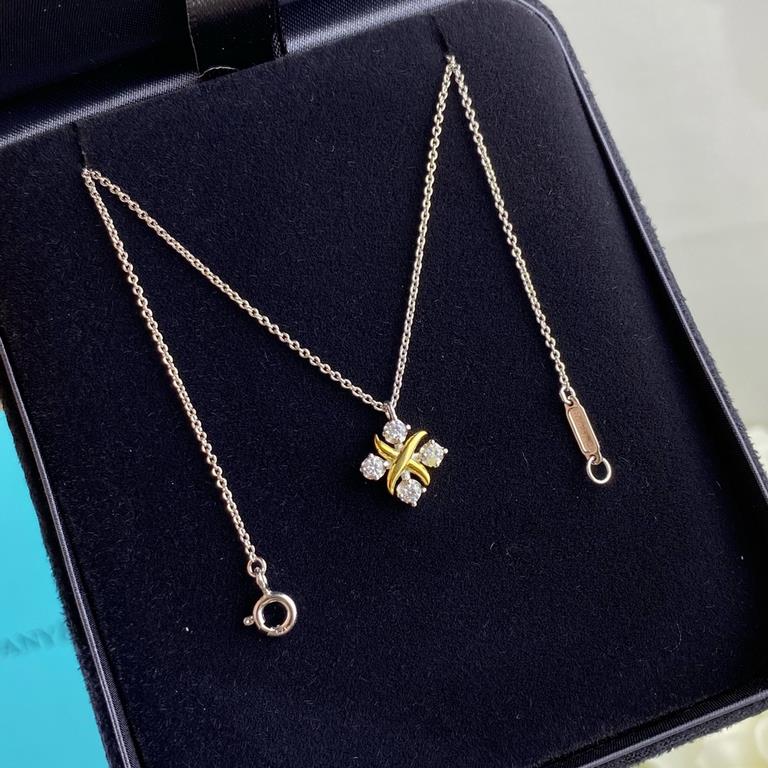 Thick gold plated, v gold material.      Tiffany Classic Cross Necklace, present Elegant with a sweet one, electroplated with thick gold High-end luxury atmosphere