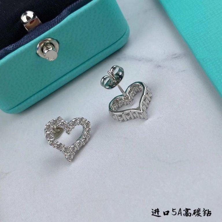 Tiff Tiffany Heart Heart Stud Earrings Customized Exclusive Precision Cut 160 Cutting Cubic Zircon  Refractive Index Super High Bling Bling Bling Flash    Exclusive Customized Heart Shaped    Using High Carbon Diamonds  