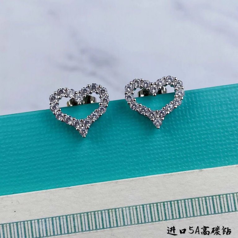 Tiff Tiffany Heart Heart Stud Earrings Customized Exclusive Precision Cut 160 Cutting Cubic Zircon  Refractive Index Super High Bling Bling Bling Flash    Exclusive Customized Heart Shaped    Using High Carbon Diamonds  