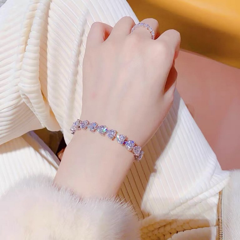 Tiffany Tiffany Love Bracelet in V Gold Out 】Gorgeous out of the box sparkling  full diamonds love bracelet Goddess must-have piece.