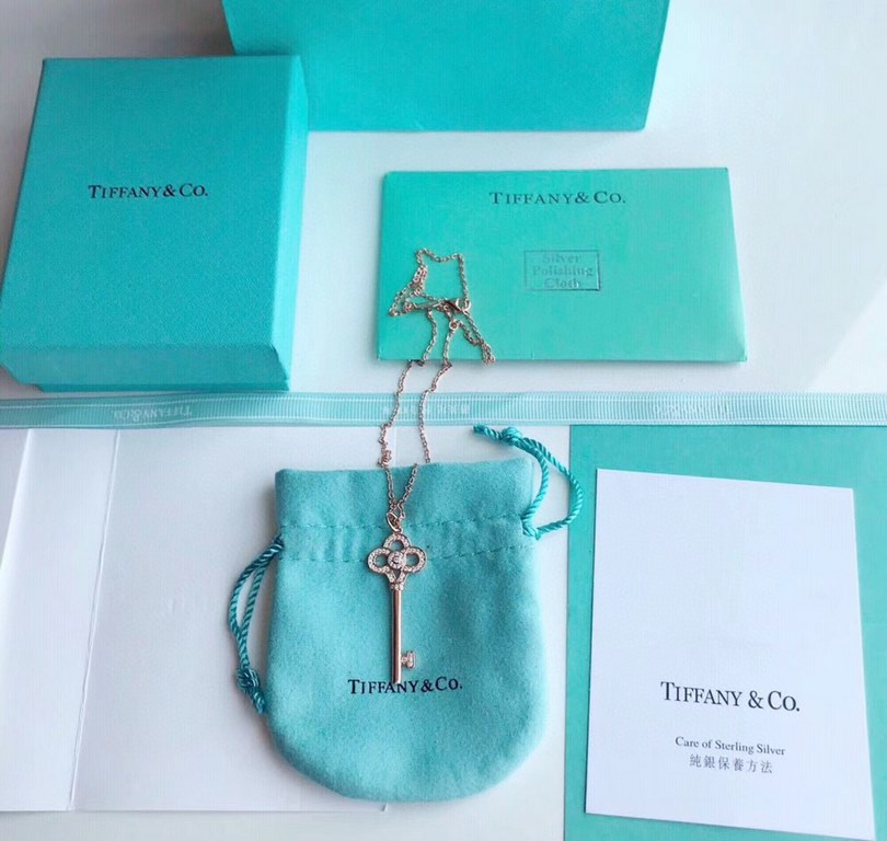 [OEM Grade] Tiffany Tiffany Heart Crown Key Original Necklace The solid seal is made of the highest version of imported high carbon diamonds in the market Imported 925 sterling silver plated with 18k gold Yang Mi's same 