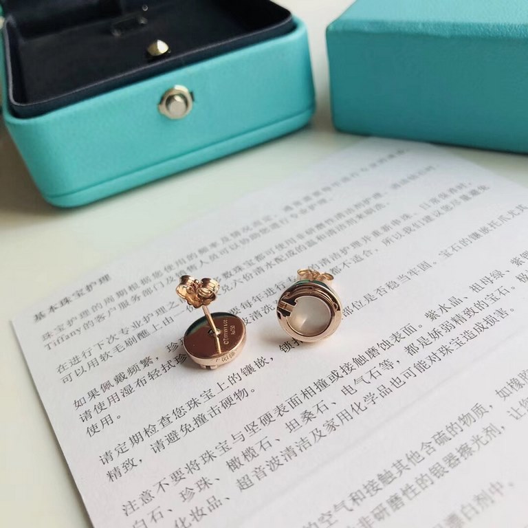 代购级别】 Tiffany Tiffany 2019 new listing T series white mother-of-pearl double T button earrings daily versatile single selected Germany imported s925 sterling silver material plating thick gold domestic has not yet listed