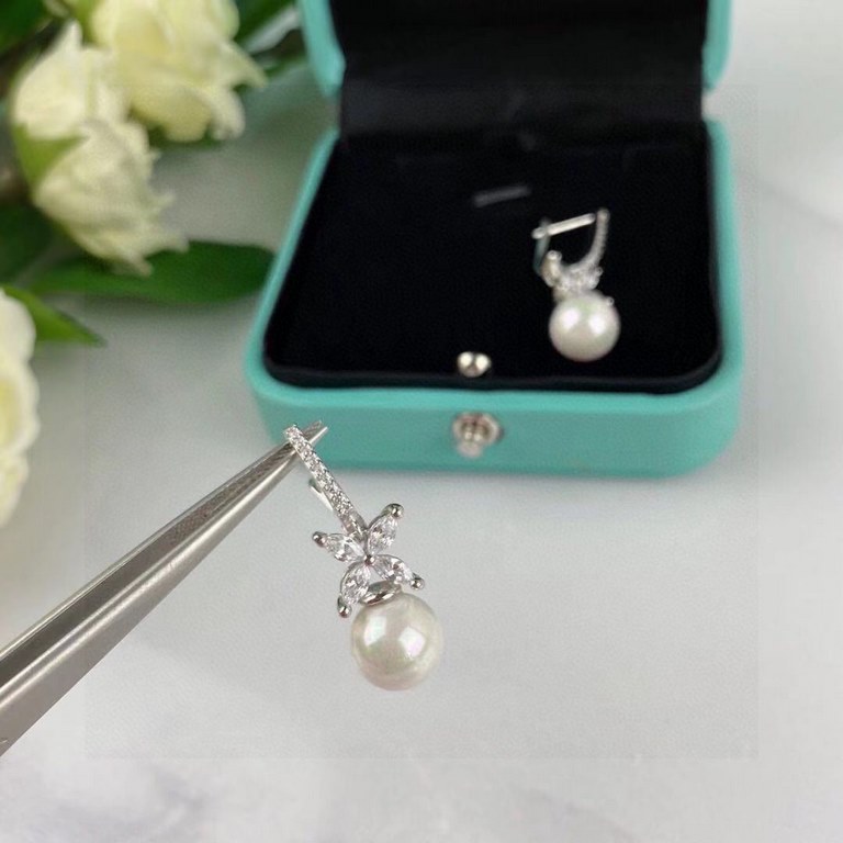 Fine craftsmanship Tiffany natural pearl horse eye earrings Elegant collection! 8mm Japanese akoya sea water pearl, round, flawless, aurora borealis! In stock. Premium version Great gift for Chinese New Year. Natural pea