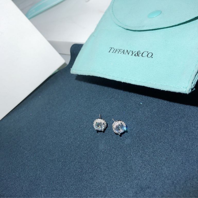 Seiko version New summer must-have shiny  tiffany Tiffany new luxury round diamond stud earrings earrings series    High-end custom 925 sterling silver micro-set high-carbon diamond earrings   Fried chicken fried chicken