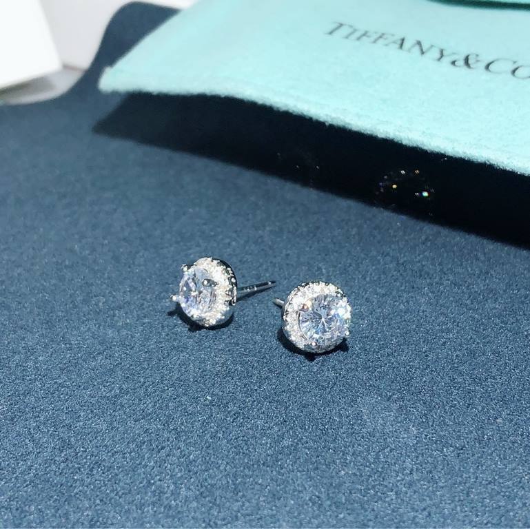 Seiko version New summer must-have shiny  tiffany Tiffany new luxury round diamond stud earrings earrings series    High-end custom 925 sterling silver micro-set high-carbon diamond earrings   Fried chicken fried chicken