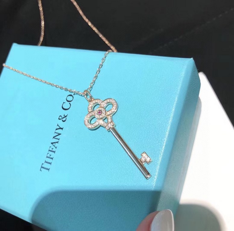 [OEM Grade] Tiffany Tiffany Heart Crown Key Original Necklace Solid seal using the highest version of the market imported high-carbon diamonds Imported 925 sterling silver plated 18k gold Yang Mi same necklace rose gold 