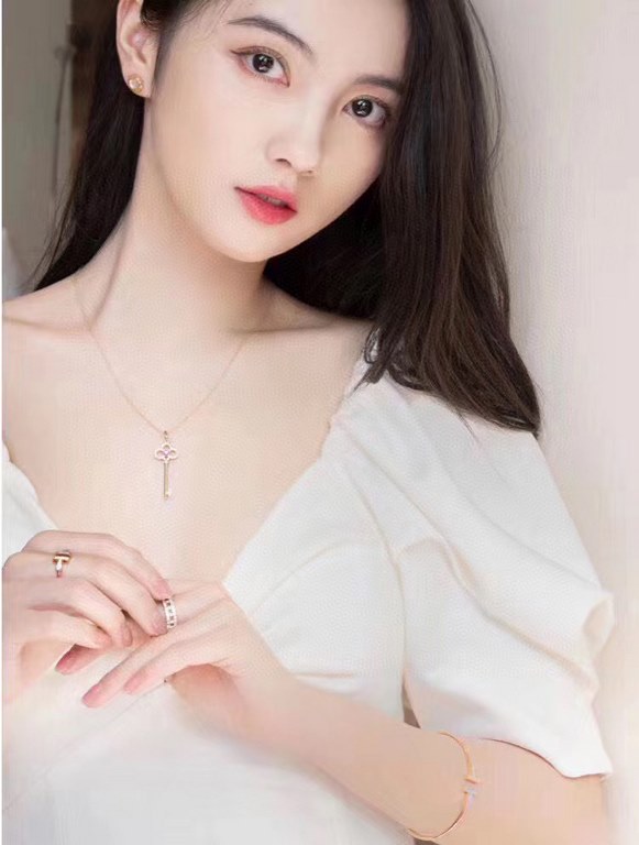 [OEM Grade] Tiffany Tiffany Heart Crown Key Original Necklace Solid seal using the highest version of the market imported high-carbon diamonds Imported 925 sterling silver plated 18k gold Yang Mi same necklace rose gold 