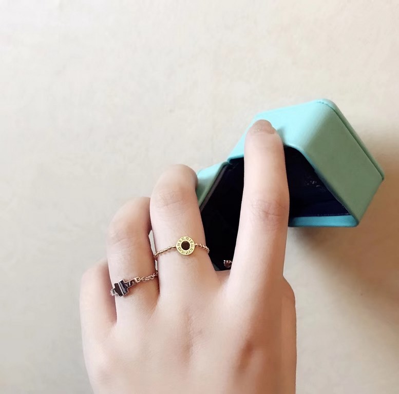 , [purchased level] tiff Tiffany classic match chain    ring! Very versatile and delicate one Quite a big sense of fashion model High-end customized original 925 sterling silver to create a heavy work texture full Rarely