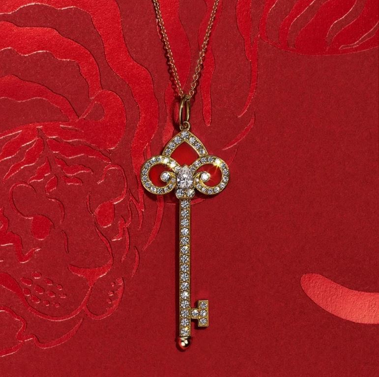 Tiffany Tiffany 22 years limited edition Keys collection iris onyx full diamonds key necklace tiffany family classic one of the most versatile models using S925 sterling silver with natural onyx original customization cr