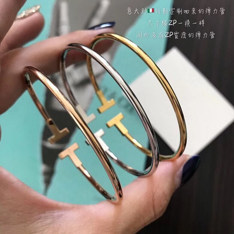 Tiffany double t bracelet with diamonds with diamonds Precision version double t bracelet The texture is very good to do a full score before shipping to you guys, zoom in zoom out zoom in zoom in to see the details of it