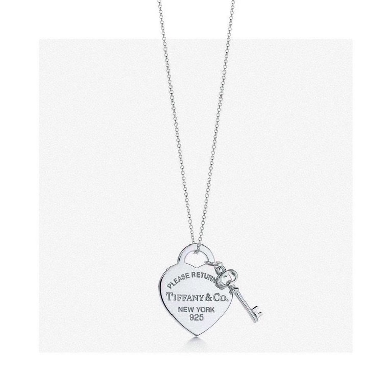 Tiffany Tiffany Love Plaque Key Necklace Heart Pendant Gift The best gift Big brand with the same model  Unique simple design Minimalist style Non-allergic and non-fading    Goddess go up  Original double-tailed plaque  