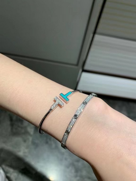 [Tiffany Blue Double T Bracelet with Diamonds] Premium Finished Version T Square Platinum Braceletby TiffanySet with High Carbon DiamondsThe T Square bracelet has a more striking and bold silhouette, with two different s