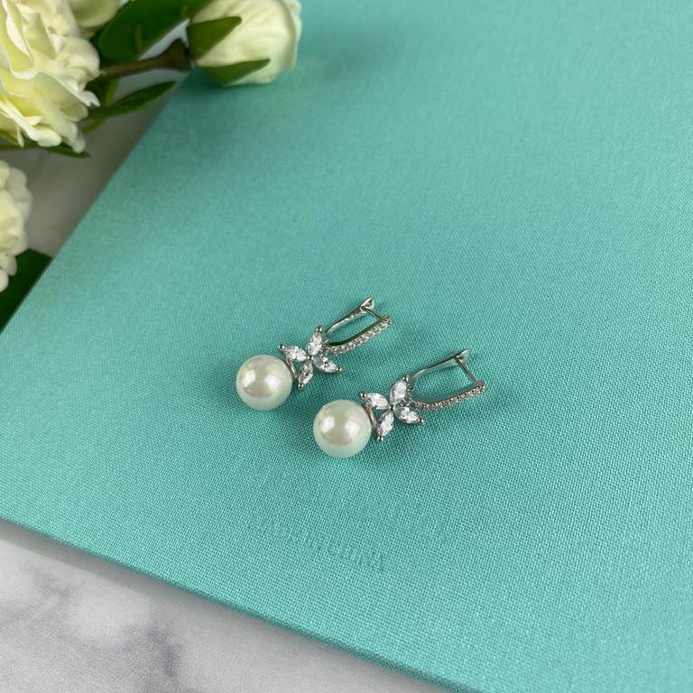 9 2  5  Crafted Tiffany Natural Pearl Horse Eye Earrings Elegant Collection!8mm Japanese akoya saltwater pearl, round, flawless, aurora borealis! In stock. Premium version Great gift for Chinese New Year. Natural pearls 