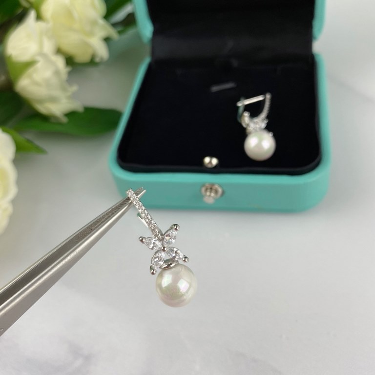 9 2  5  Crafted Tiffany Natural Pearl Horse Eye Earrings Elegant Collection!8mm Japanese akoya saltwater pearl, round, flawless, aurora borealis! In stock. Premium version Great gift for Chinese New Year. Natural pearls 