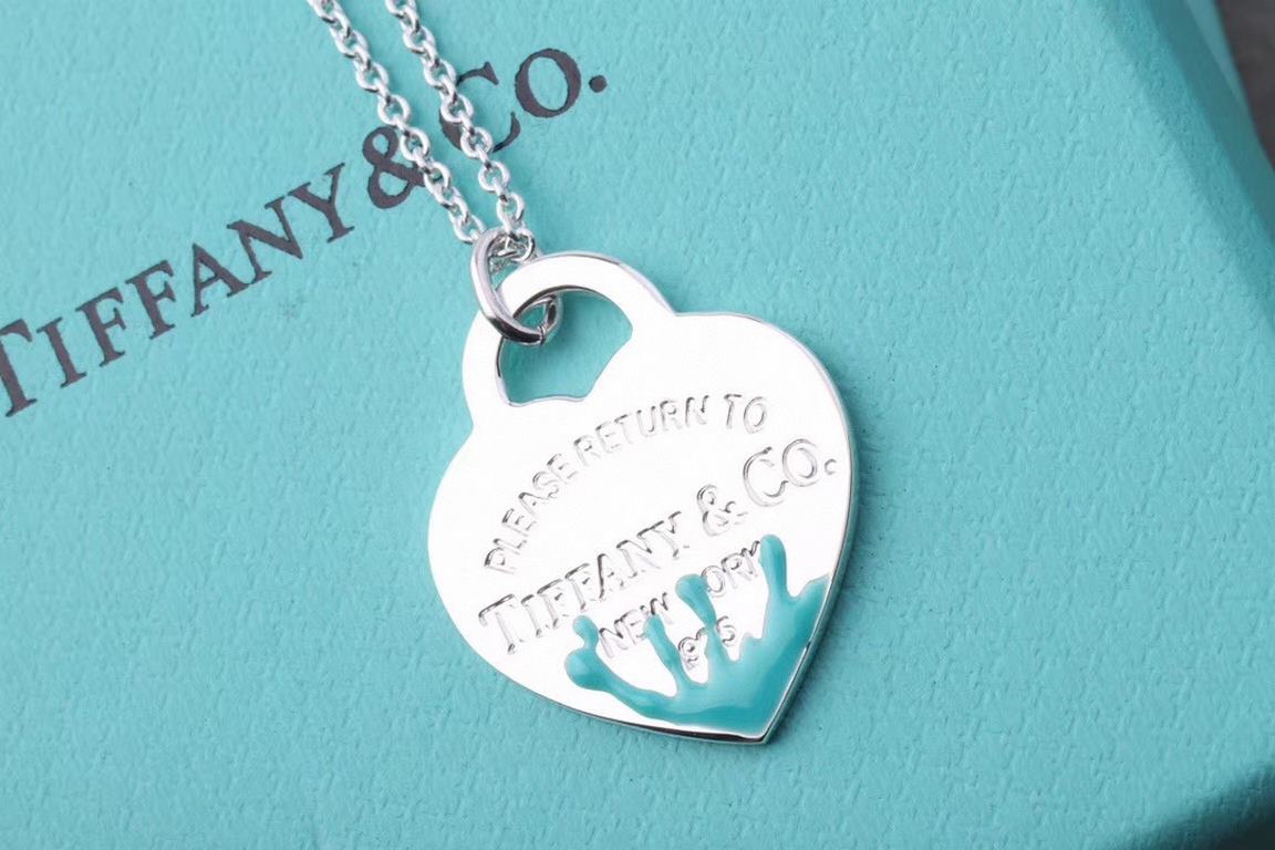 l   Tiffany Heart  Tiffany Tiffany Peach Heart Pressed Oil Green Necklace The original 11 revision, TF new wordmark, and the original is exactly the same, the details of the actual shot. Couples  girlfriends traveling ou