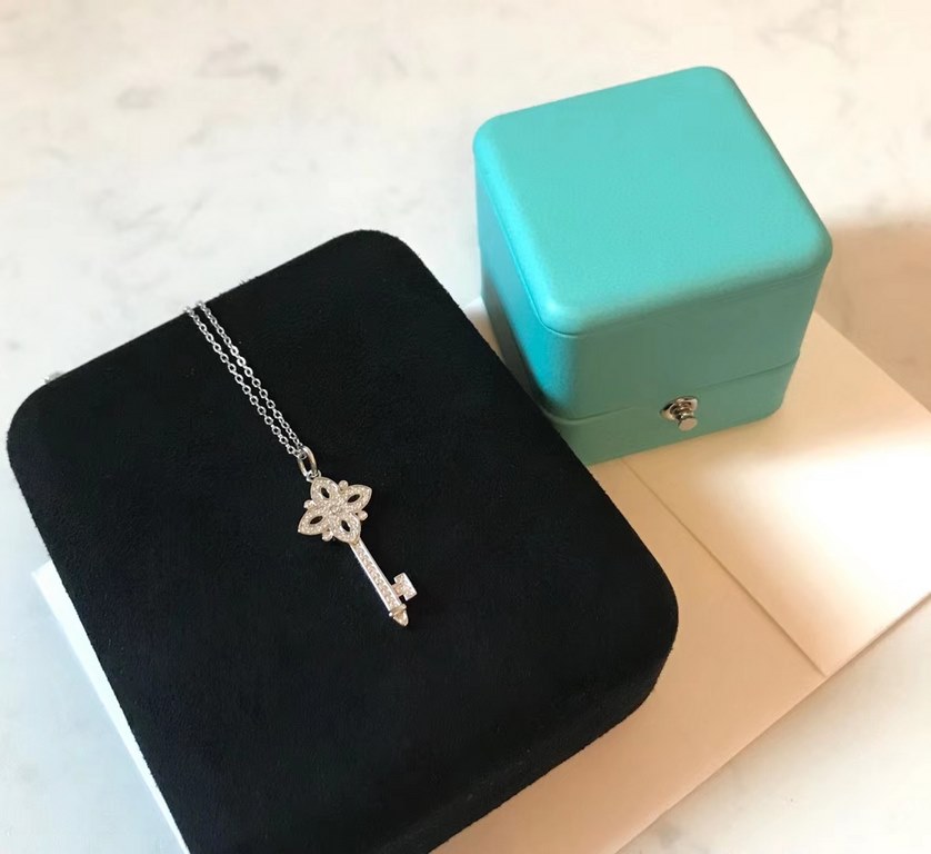 [Buy Grade] Tiffany Tiffany Classic T Family Key  Necklace Solid Back Cover  Necklace High-end 925 Sterling Silver Setting Adopting the highest version of imported high carbon diamonds in the market  Dazzling splendor, b