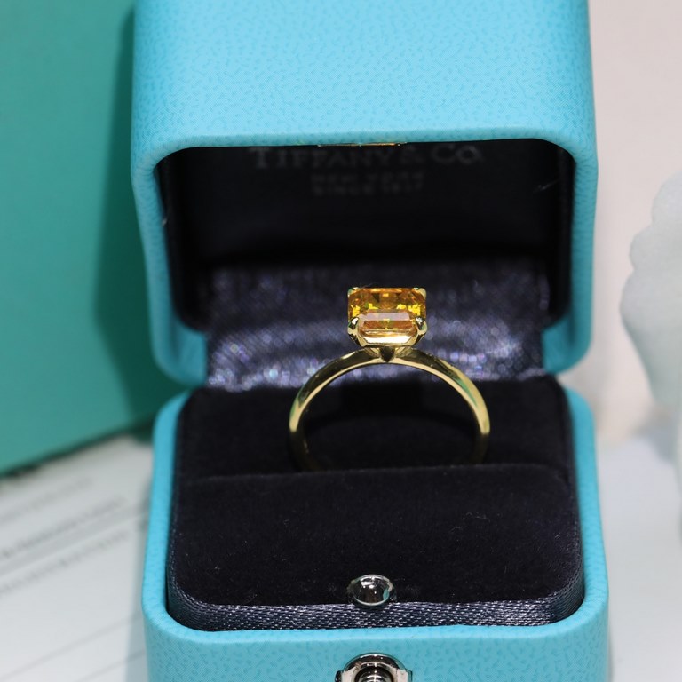 Square Diamond Solitaire Ring   [925] Tiffany Tiffany's latest   Square Diamond   Ring Featuring a four claw setting structure, high quality original customized 925 Sterling Silver setting The square shaped setting claws