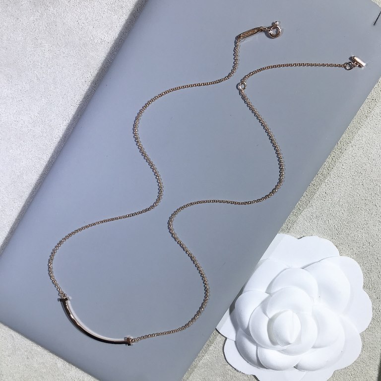 T home medium version smile necklace   light gold version k redThe whole piece, including the tail hanging small T are CNC lathe carved molding, the main piece of the overall super three-dimensional lines straight and sm