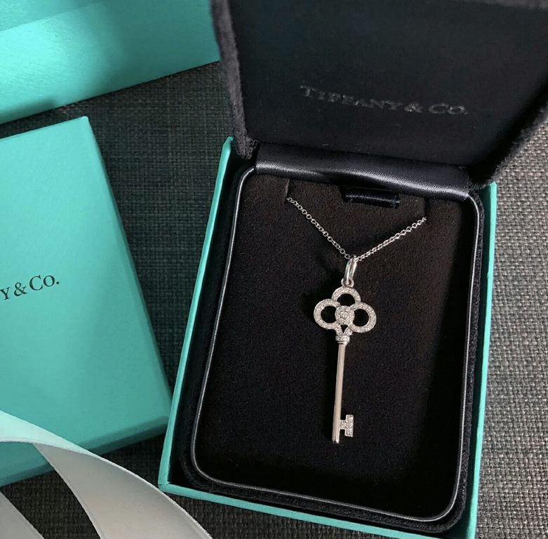 Tiffany Tiffany Key Necklace   Key Sweater Chain  S925 Sterling Silver with 18k gold plating. Original logo Chain length 50-55cm  [925