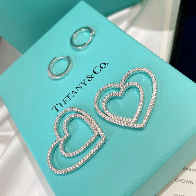 AA275  Tiffany Tiffany double heart earrings never out of fashion classic models polished process is better than all kinds of market version is never enough to sell the rhythm of the rhythm of the recognition of my versi