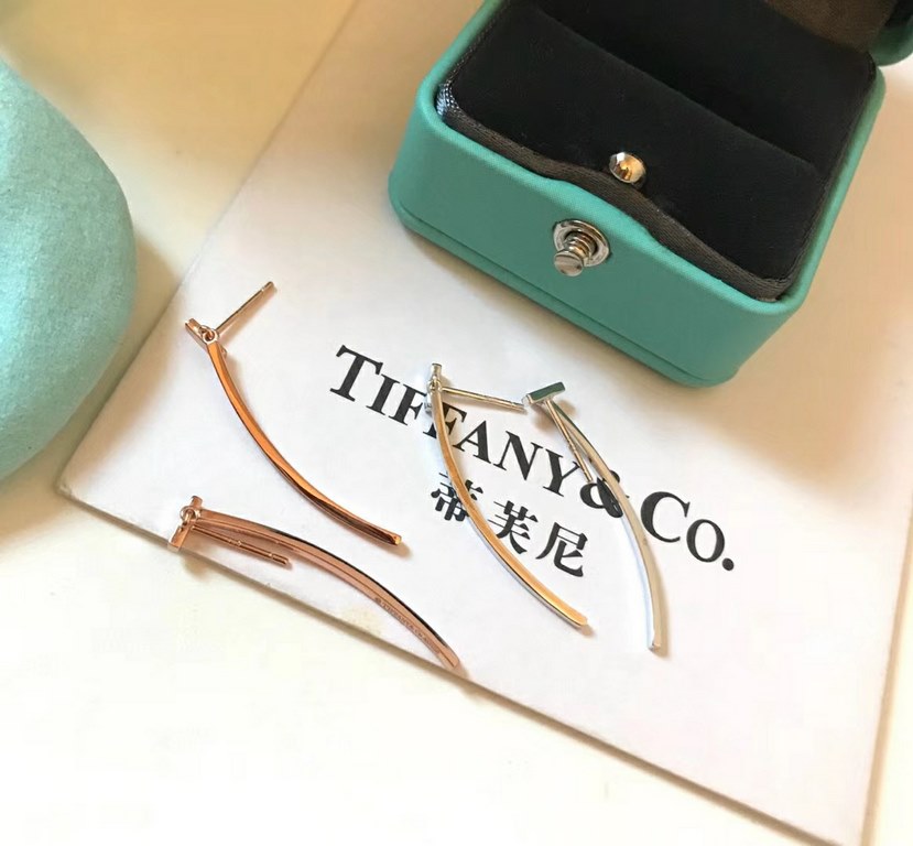 Tiff   Tiffany T-Series smiley   smooth line t word earrings geometric shape personalized simple counter one-to-one custom selection of Germany imported s925 sterling silver simple atmosphere   white gold rose gold