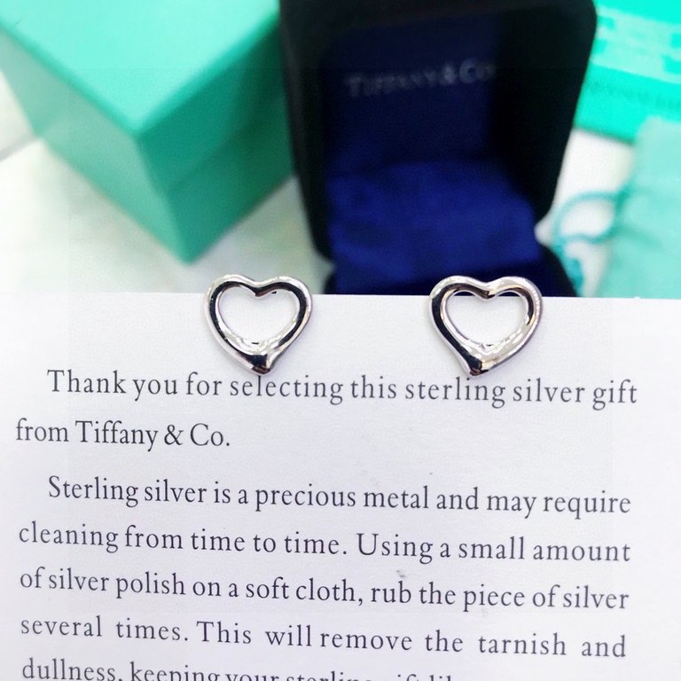 Tiffany Tiffany Loving heart hollowed out earrings [Rose] [Rose] s925 sterling silver material crafted version  Classic Loving heart series daily small earrings 百搭甜美