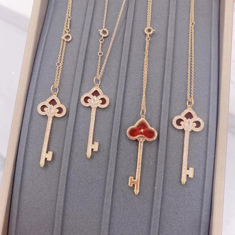 Tiffany 【Limited Edition】 Fleur de Lis Tiffany Key Necklace   Iris Lucky Charms Necklace Champagne Gold Set with Natural Gemstones Carnelian For you to open the Year of the Tiger Luck V gold material Electroplated thick 